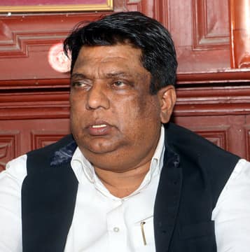 रंगदारी मांगने में नप गए पूर्व विधायक व जिला पंचायत सदस्य, मुकदमा