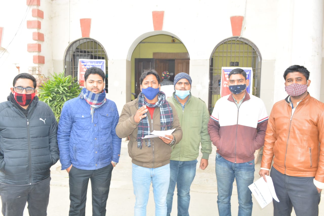 यूथ पावर वेलफेयर समिति ने नगर आयुक्त को सौंपा ज्ञापन