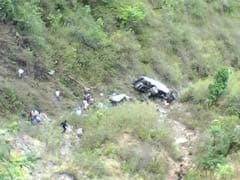 अल्मोड़ा के बाराकूना में कार खाई में गिरी, नैनीताल के पहाड़पानी निवासी युवक की मौत