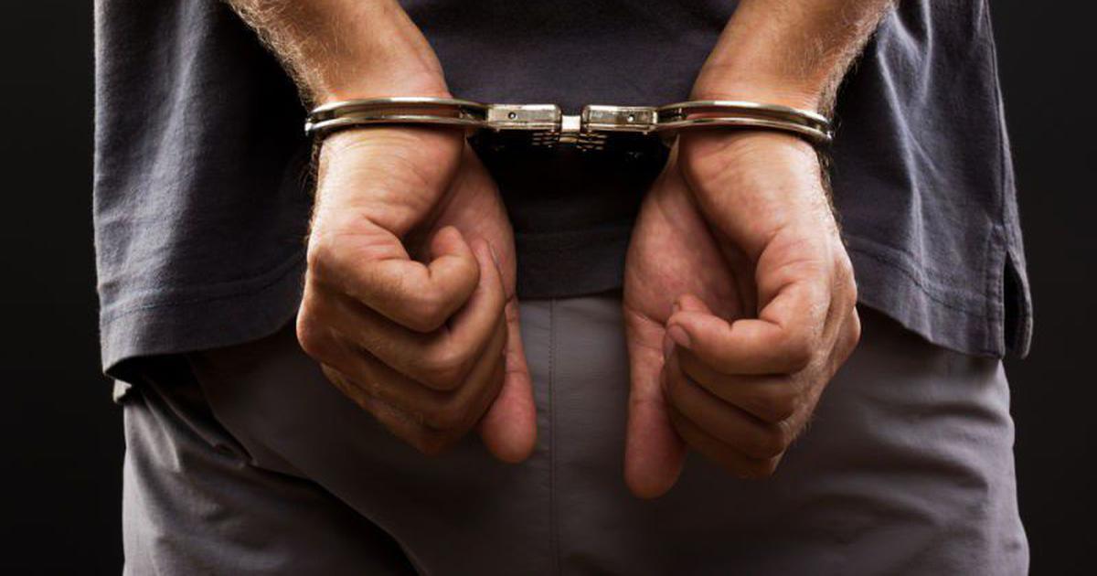 आखिर पुलिस ने दबोच लिया हजारों के इनामी बदमाश को