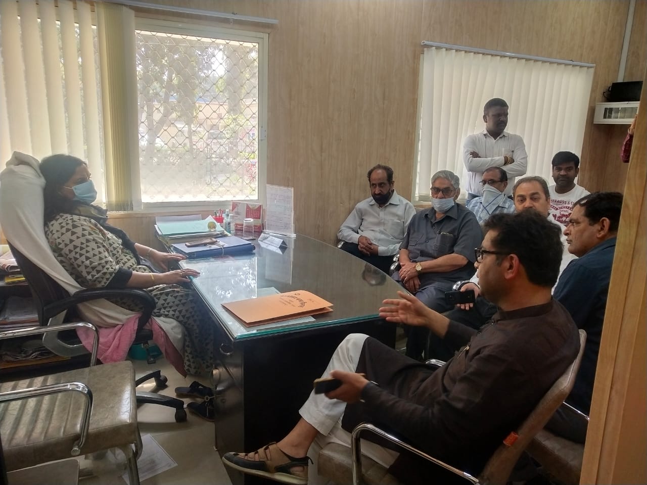 धार्मिक संस्थाओं के विरुद्ध कार्यवाही पर बिगड़े शिव अरोरा