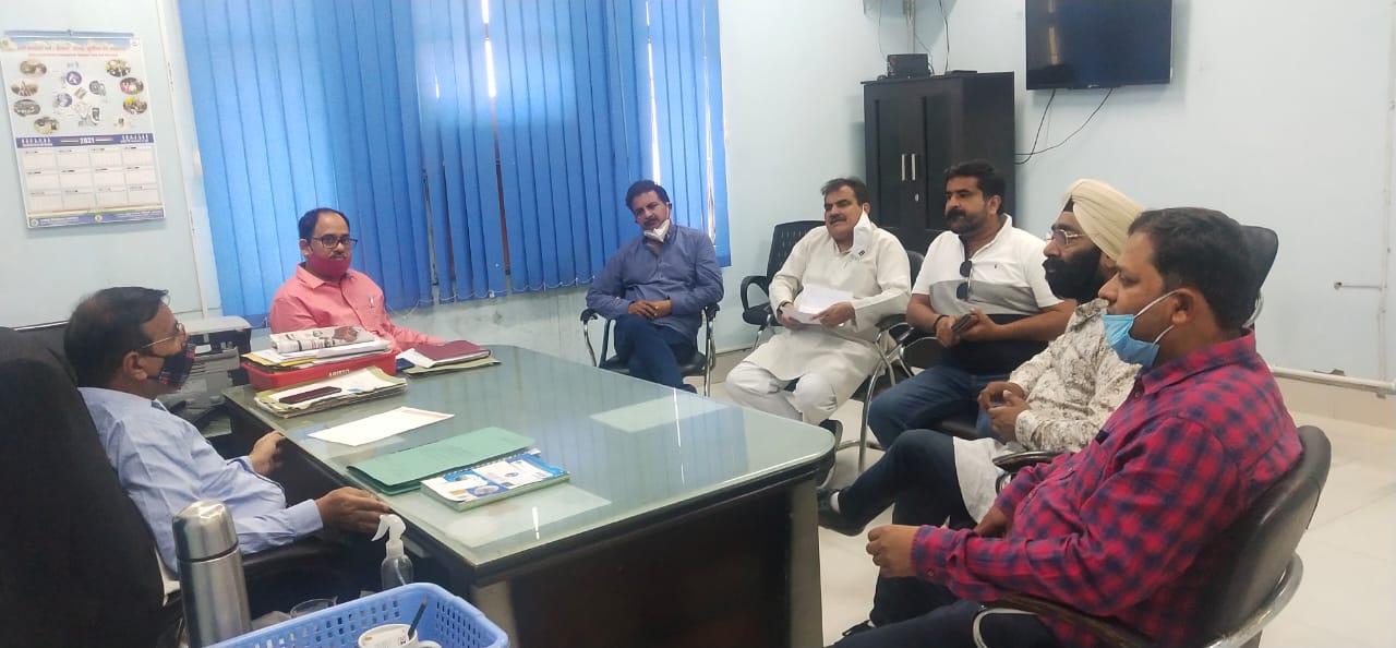 5 लाख तक की आरसी रोकने और अपीलीय अधिकारी के रुद्रपुर में बैठने का दिया आश्वासन