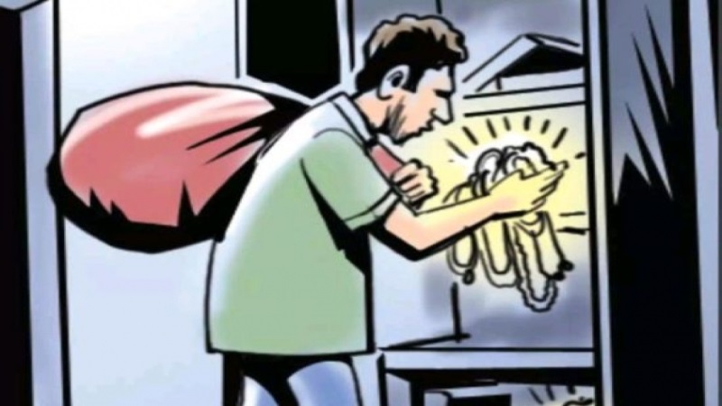 चोरों ने घर में धावा बोल लाखों का माल उड़ाया