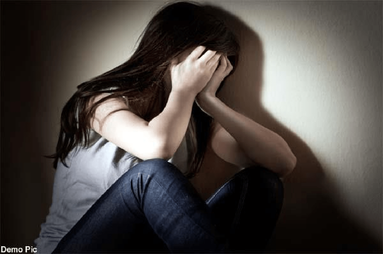 कॉलेज से लौट रही युवती से छेड़छाड़, मुकदमा दर्ज