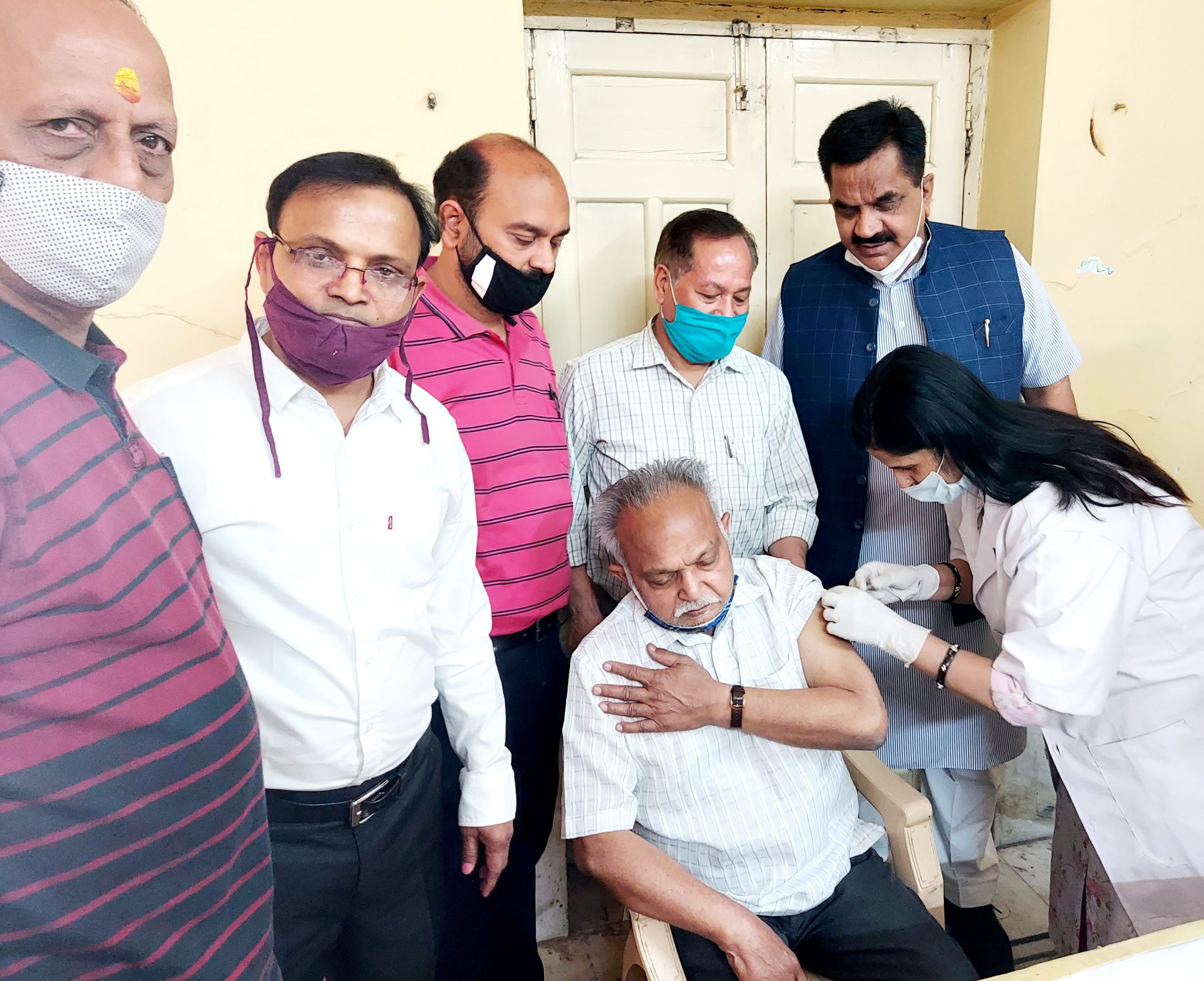 अग्रवाल सभा ने लगाया कोविड टीकाकरण कैंप