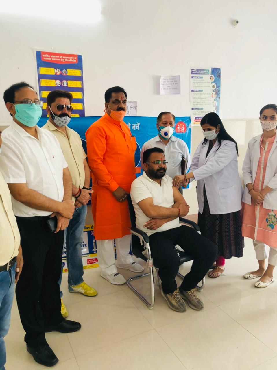 रुद्रपुर मेडिकल कॉलेज में टीका उत्सव का उद्घाटन
