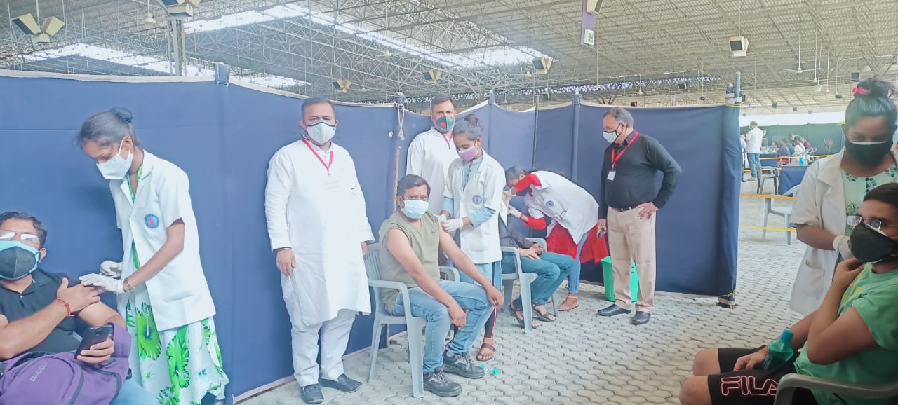 राधा स्वामी सत्संग भवन में शुरू हुआ 18 वर्ष से अधिक आयु के युवाओं का वैक्सीनेशन