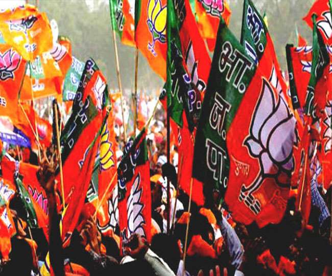 शपथ ग्रहण से पहले सतपाल महाराज को मनाने पहुंचे धामी